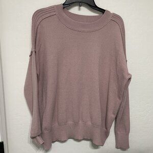 Evereve dusty rose crew neck sweater - Size Small - Retail $118